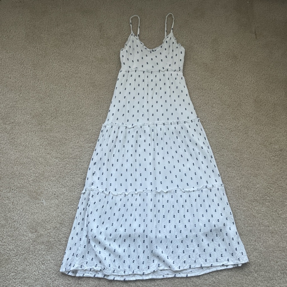 Jessica Simpson White and Navy patterned dress